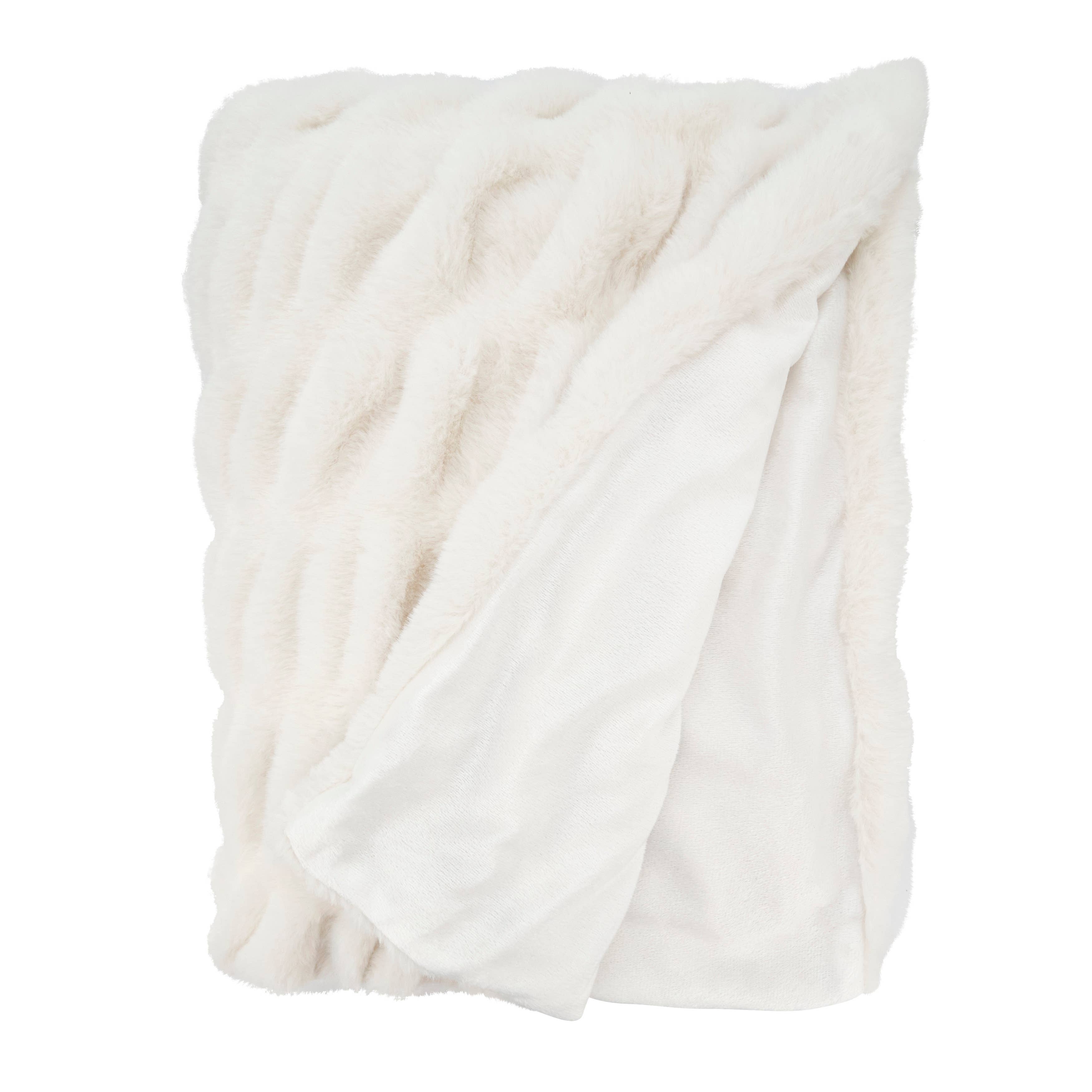 Cuddle Corner Faux Rabbit Fur Throw 50 x 60