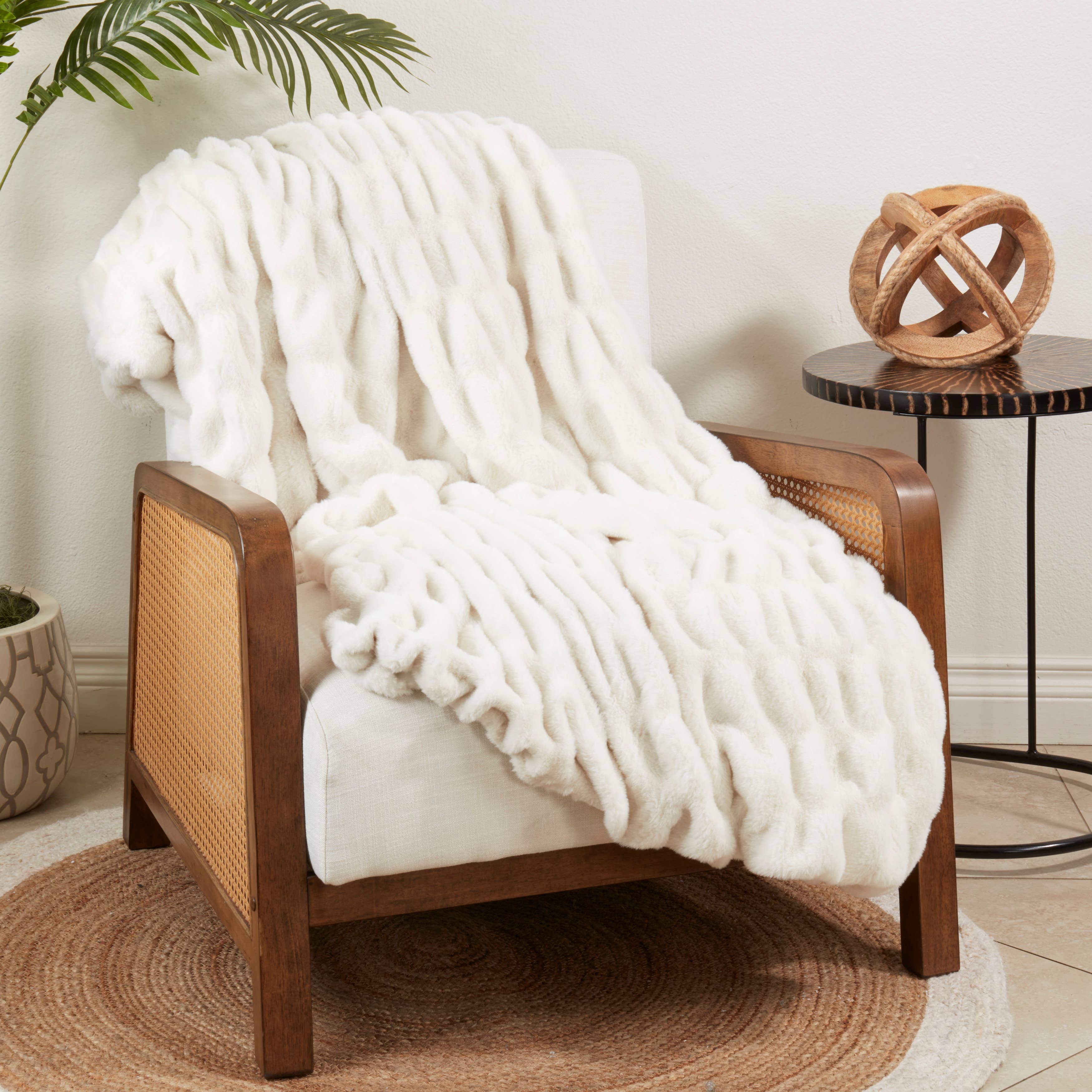 Cuddle Corner Faux Rabbit Fur Throw 50 x 60